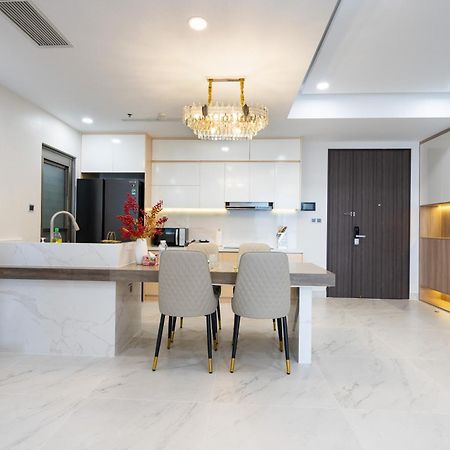 Апарт отель Convinia Luxury The Peak Midtown Хошимин Экстерьер фото