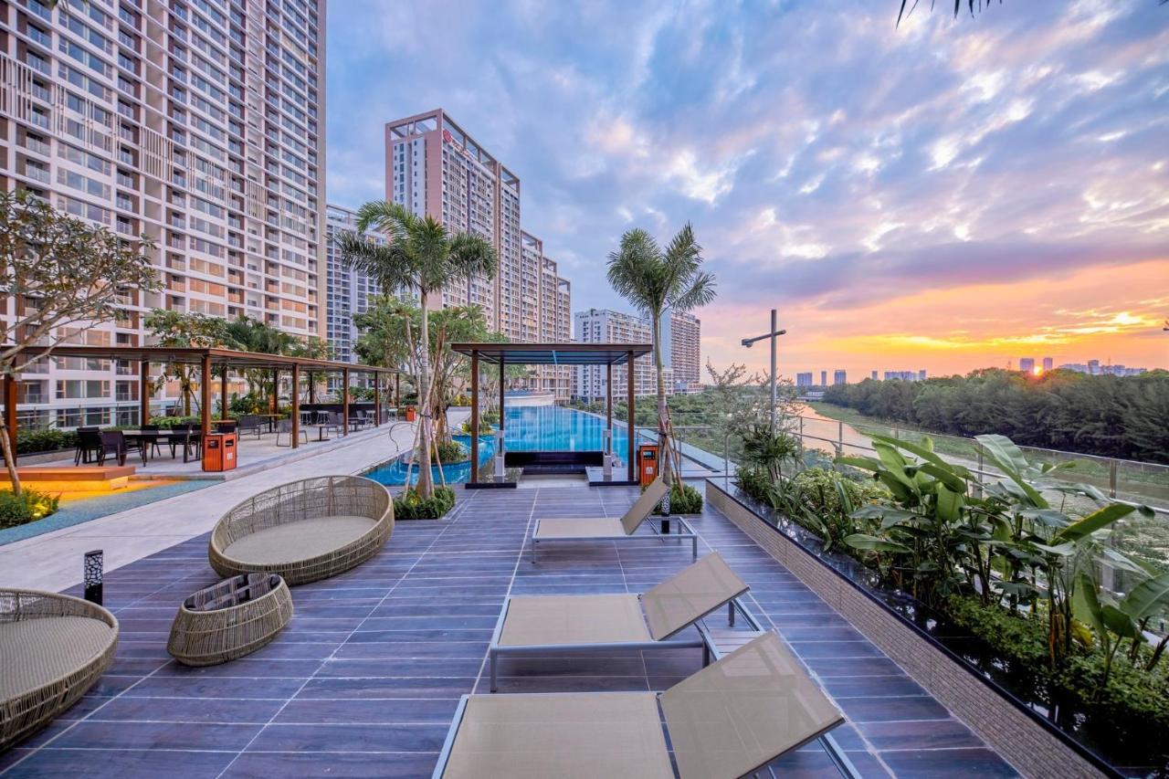 Апарт отель Convinia Luxury The Peak Midtown Хошимин Экстерьер фото
