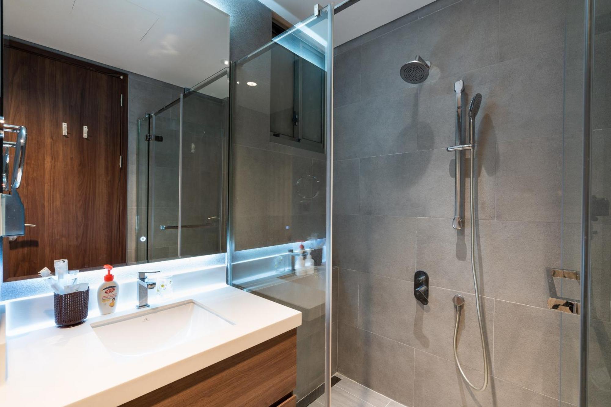 Апарт отель Convinia Luxury The Peak Midtown Хошимин Экстерьер фото